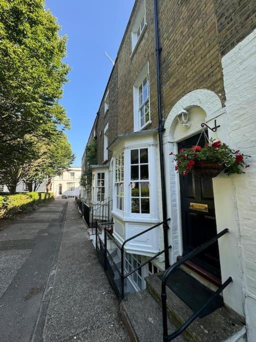 2 Bed Georgian Cottage, Ramsgate Exterior photo